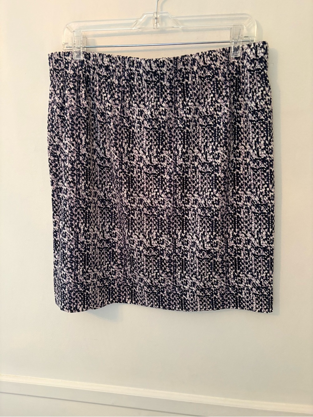 Ann Taylor Women’sPetite Black/White Skirt - Elastic Waist -Sz 12P